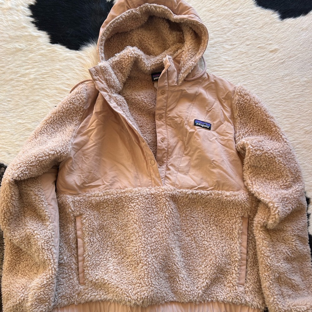 Patagonia Women's Soft Pink/Tan Sherpa Fleece Pullover Hoodie